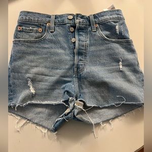 Levi’s rib cage shorts